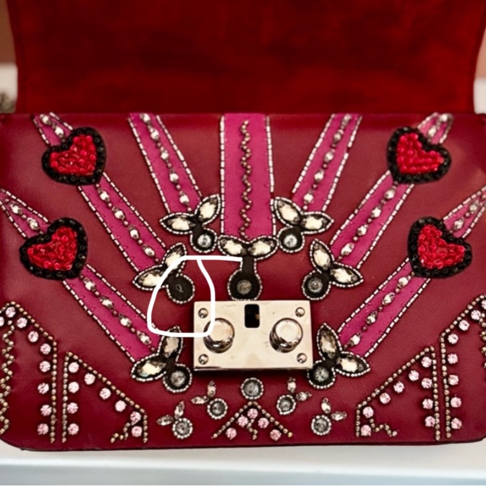 Valentino Garavani Heart Beaded Glam Lock Bag - Picture 14 of 15
